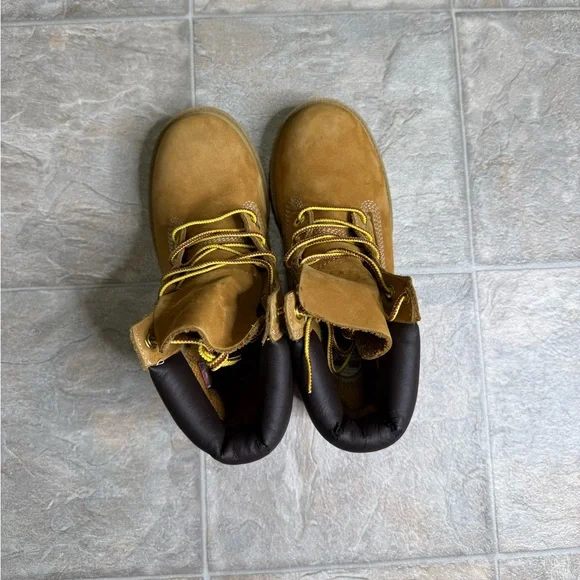 Timberland 6 Inch Premium Boot Wheat GS Shoe Size 4Y Tan 12909 Preowned